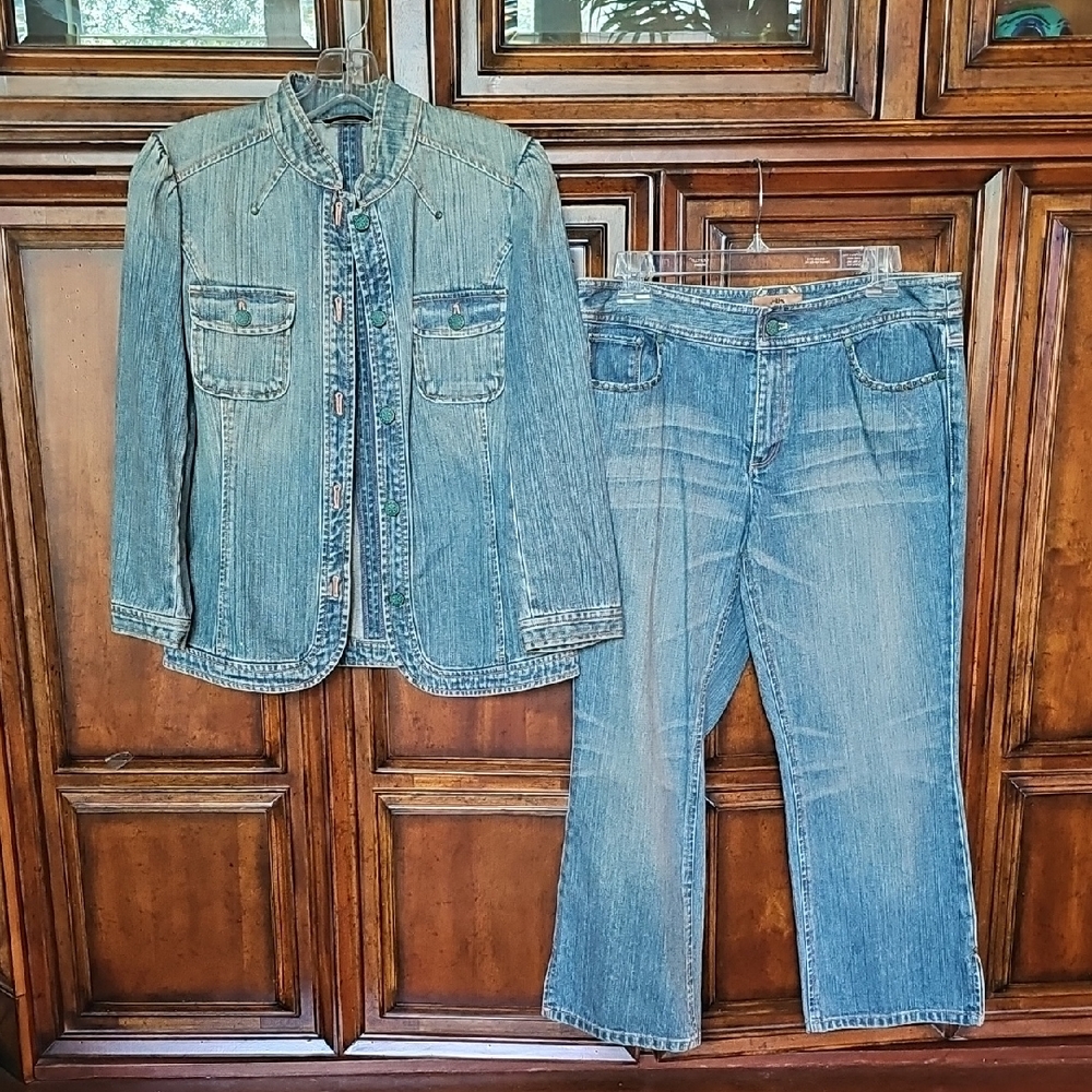 Dana Buchman Blue Denim Jacket & Matching Jean! Never Worn!